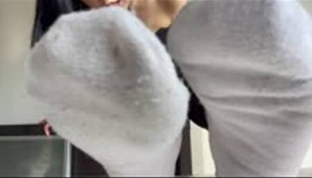 Giantess Aimee Chu Makes You Smell Her Stinky Smelly Socks And Lock You In A Box_Without YouTube Watermark