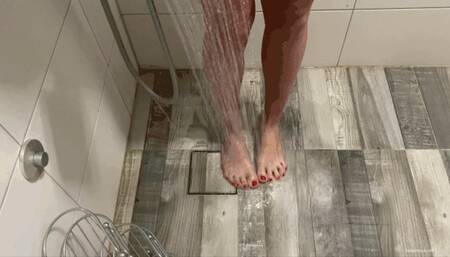 WASHING OUR MUDDY DIRTY FEET - MP4 Mobile Version