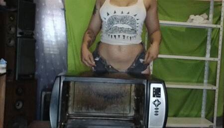 Oven crushed under jeans ass MP4 HD