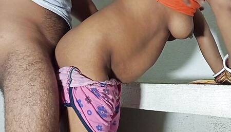 Newley Married Bhabhi Ko Kitchen Me Ghodi Banakar Lund Pela