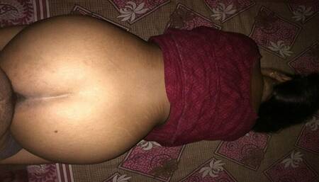 Hot wife sonali dance with customer.sonali client er sathe nach korche