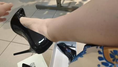 Buy sexy black heels for a costum video avi