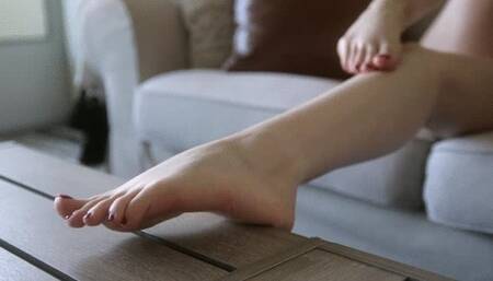Dani Lynn's Super Sexy Bare Feet