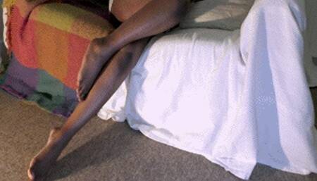 Barefoot self foot rubbing chastity Mistress - wmv