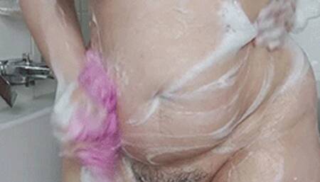 Milky Bathtub Tease (WMV)