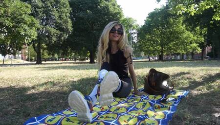 "LIDL Shoes For a Loser" - Humiliation POV (Italian language)