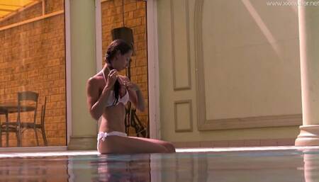 Noble Stefanie Moon - hd action - Underwater Show