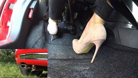 Ms Curious revving the cute Fiat 500 in Heels