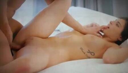 Sara Blonde takes a big cumshot to the face