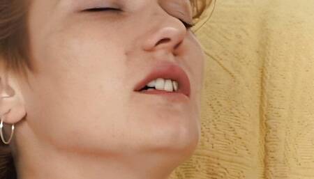 extrem duenne rothaarige milf beim casting gefickt