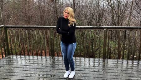 Made To Piss Her Pants (iPhone) - Carissa Montgomery