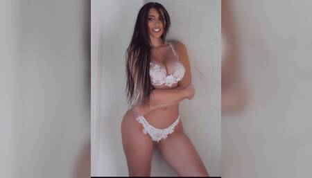 Fresh out of the shower naked and naughty ????