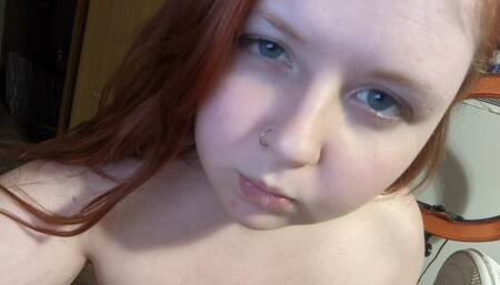 Tiny Humans in the Giantess's Room