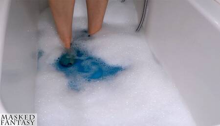 Bathtub Pleasure - intense climax with a showerhead - NOTE: This clip is also available for free as a part of our subscription