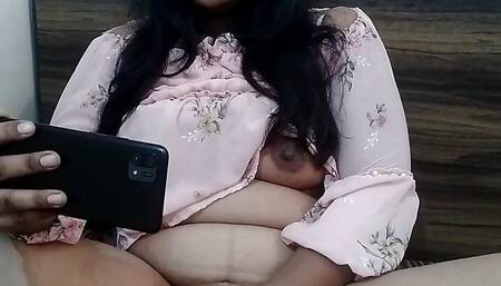 Pados ke husband wife ka sex dekh meri chut gili ho gayi or maine apni chut me ugli dall kar chut ki hawas miatak