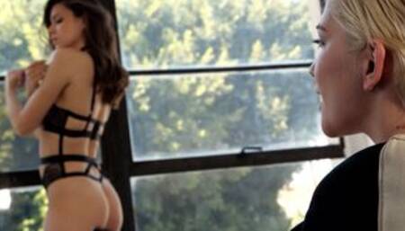 Kinky teen played with her lesbian slave