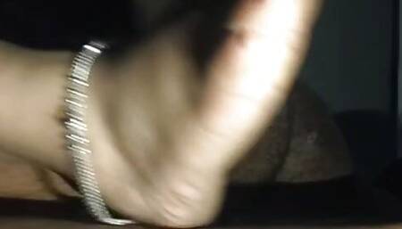 Fucking Finger Sneha bhabhi ki Gili Chut me ungli karke CHUT KA BHOSDA bana diya finally fucked Wet pussy fucked