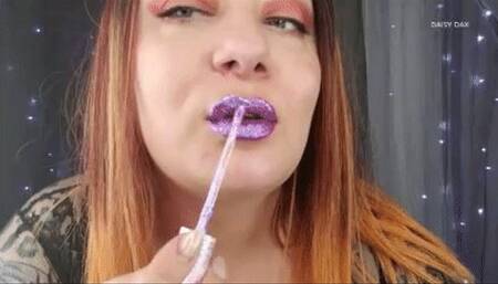 Daisy's Sensual Lipstick Try On & Kisses