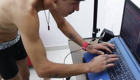 MY WIFE IS HORNY AFTER WORK AND I LOWER HER SMOKES WITH A GREAT FUCK