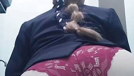 Joven milf mexicana quitandose la ropa y mostrando todo su culo gordo ante la camara tiene un gran trasero secretaria