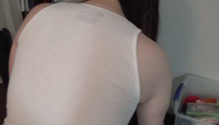 Soft, Curvy, Chain-Smoker Brynn Chooses the Right Leather Jacket for Date Night