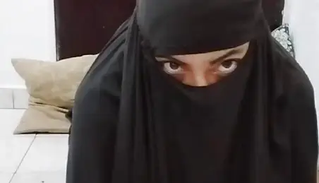 Arab Girl And Stepmom - Hijab Mom Porn Videos - FAPSTER