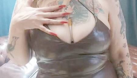 ***Crush*** Marlboro reds * Nose exhales *  Long Drag *Vinyl * Latex * Leather * High heels