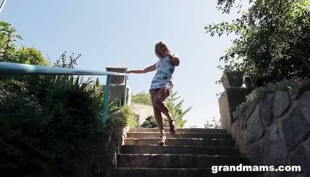 Watch delicious doxie's trailer