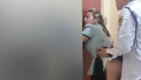 Trending new viral Pinay!Na Video ko si teacher at Guard nagkakantutan,kala nila Wala tao!