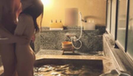 First hot spring trip♡SEX in a stylish open-air bath at night♡Japanese amateur hentai