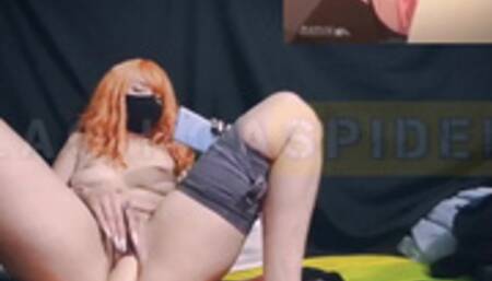 LaChicaSpider se folla un muñeco de TANTALY con un video de hentai