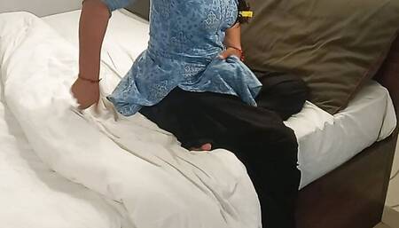 Sali ko choda Jija ne Jabardasti hotel me