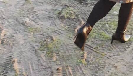 Doormat training with muddy boots