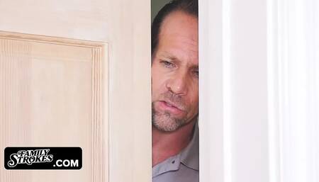 Family Strokes - Sexy Stepdaughter Aroused Seeing Stepdad