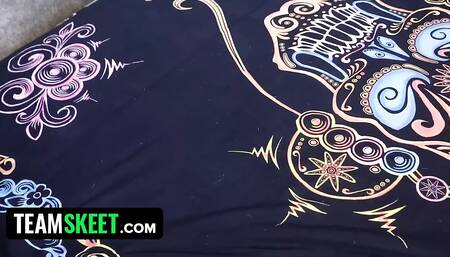 Gorgeous Babe Pussy Drilled Deep