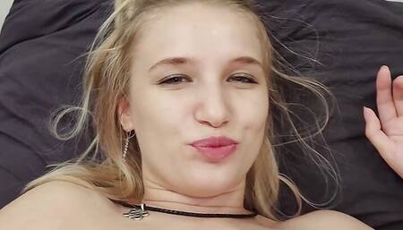 Fed my teen sweet stepsister with cum from a spoon. - Cum Eating