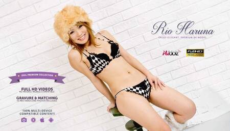 Attractive brunette babe Rio Haruna bounces on stiff hairy d