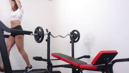 DOPPIA PENETRAZIONE INTO PALESTRA, mi alleno e poi prendo due cazzi DIALOGHI ITA