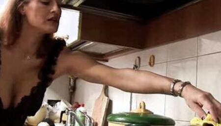 Busty Milf Wants deep sex!