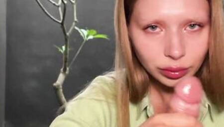 Stupid whore Californiababe lost her brows