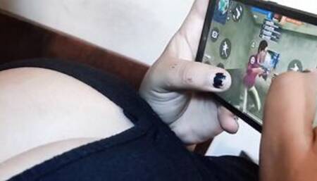 Garganta profunda de gordita argentina después de una partida de free fire | PORNO DE ARGENTINA