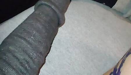My boyfriend massage my beautiful feet (footfetish) and touching my pussy