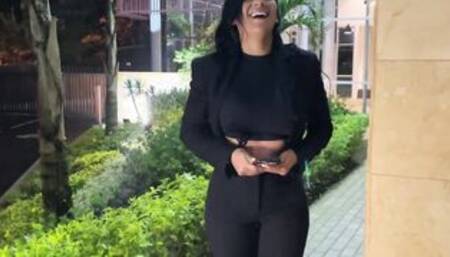 UberSex en Medellin - Lesbianas follando en carro y apartamento - Sara Blonde y Mariana Martix