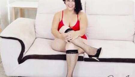 Hottie mom with huge jugs and gigantic butt getting nervous at casting