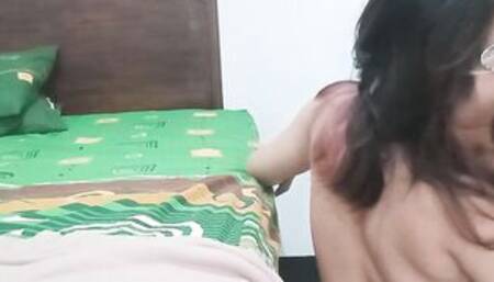 The satisfaction of this voluptuous women's mouth blows until cum squirt fills her mouth