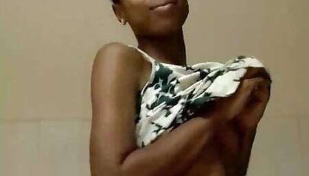 FlirtTools new Model Ary Choco wants to play with you