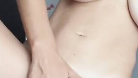 Freaky milf make yourself cum