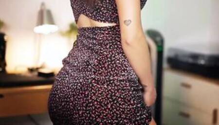 Babe Internet goddess Effy seduces you with her infarct body