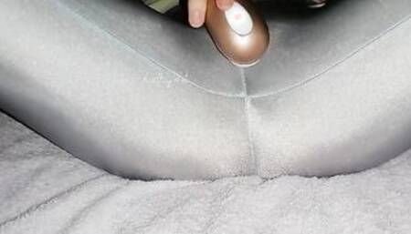 Vagina Squirt five Times All over her Leggings after the