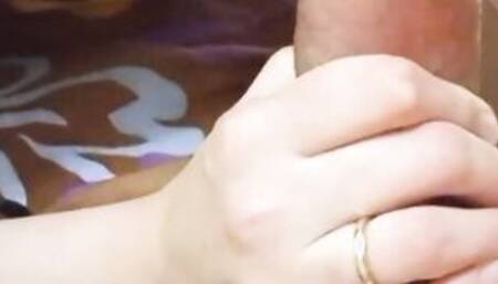 When I suck I want to swallow them! Μου αρέσει να τα πίνω